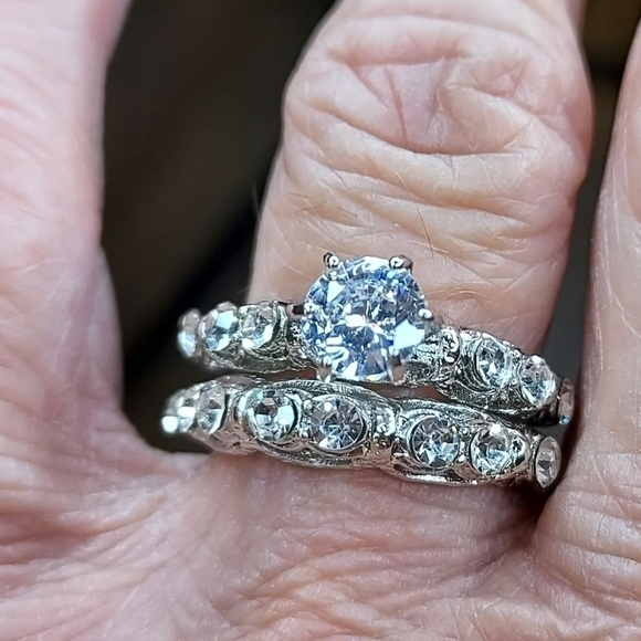 Women's engagement set size 8 new cubic zirconia silver tone co… - Picture 2 of 12